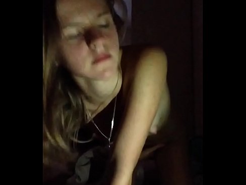 ❤️ Një vajzë masturbon dhe sperma ❤️❌ Porno e bukur tek ne