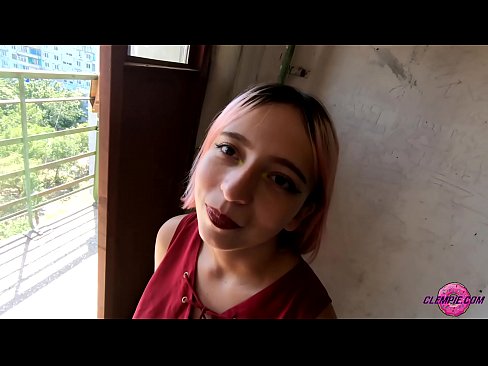 ❤️ Sensual student thith një të huaj në pjesën e jashtme - sperma në fytyrën e tij ❤️❌ Porno e bukur tek ne